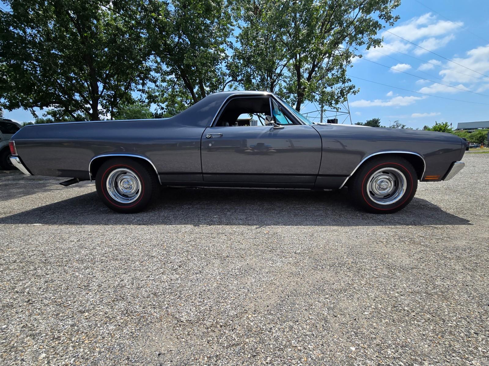 Vehicle Image 01