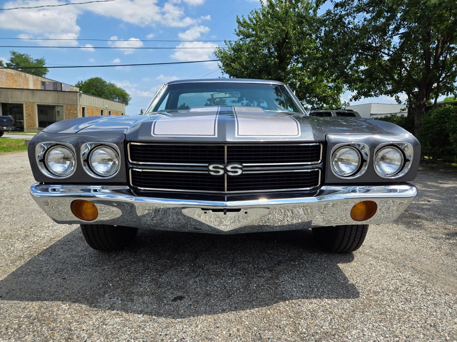Vehicle Image 05