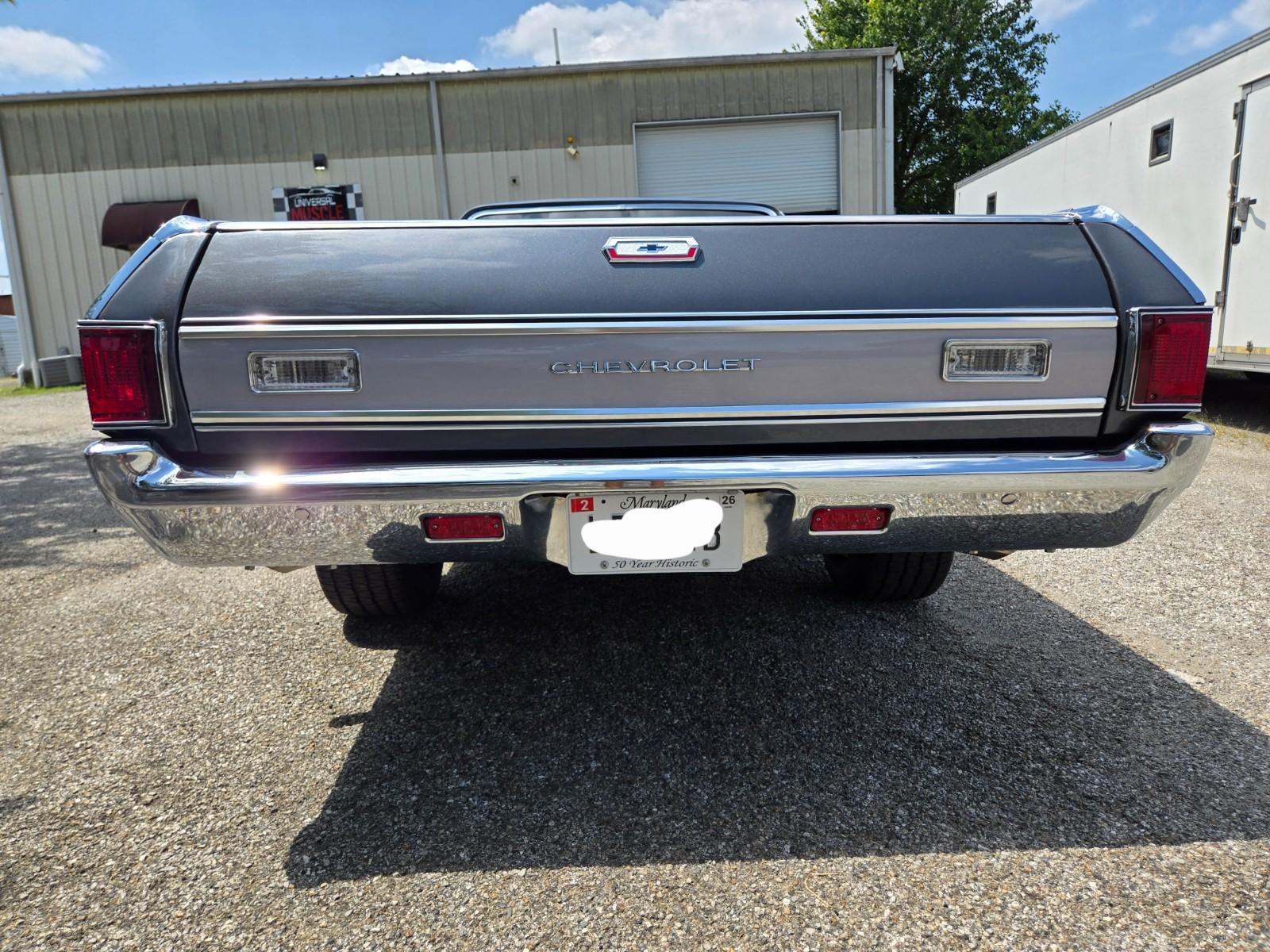 Vehicle Image 08