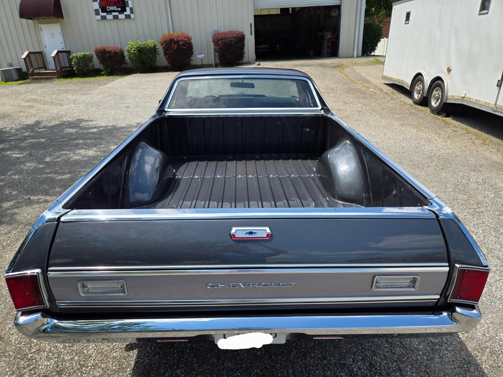 Vehicle Image 09