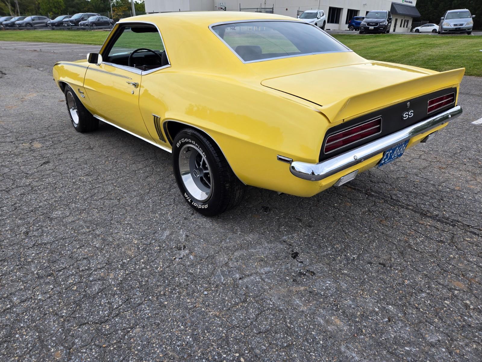 Vehicle Image 06