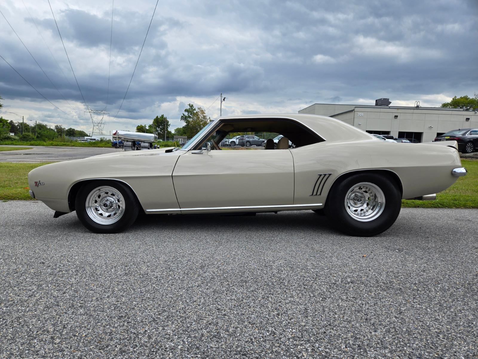 Vehicle Image 02