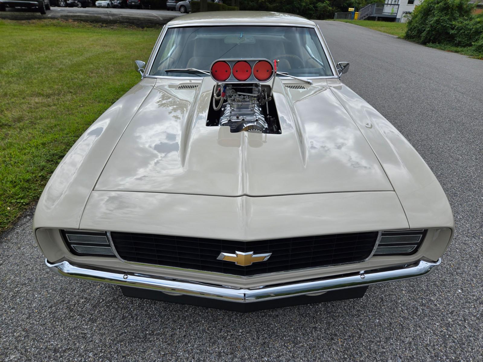 Vehicle Image 08