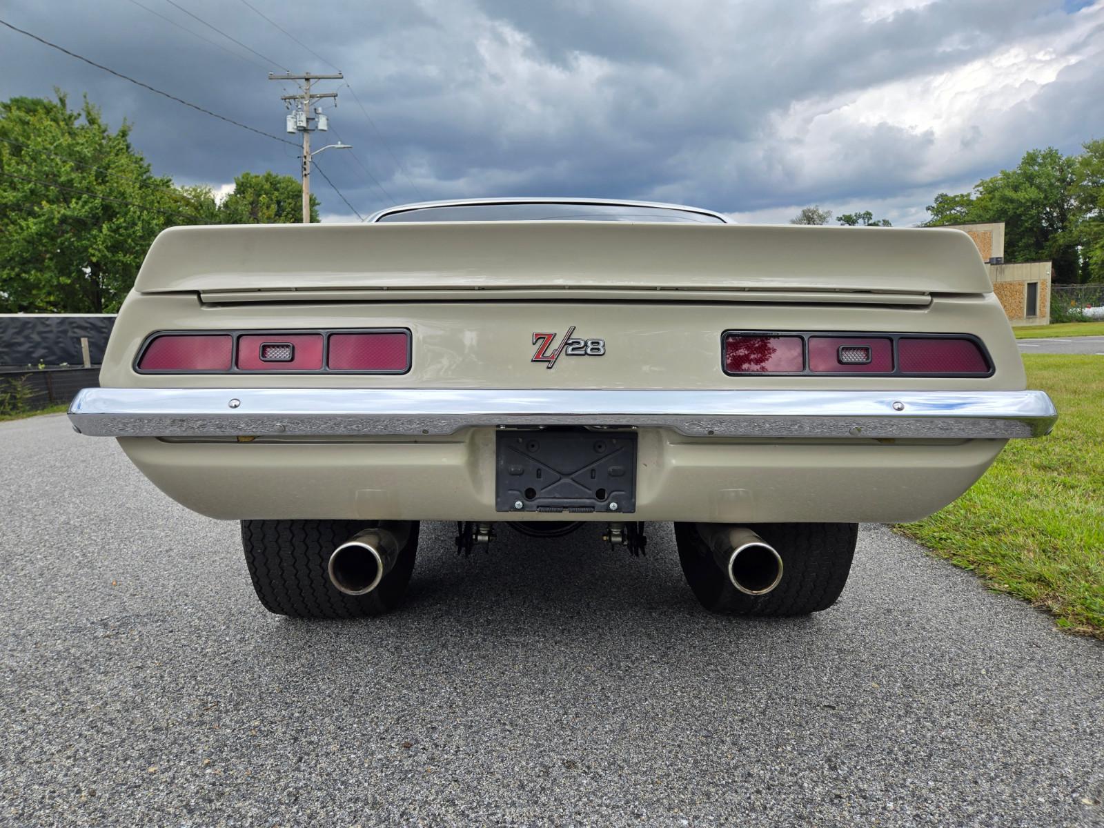 Vehicle Image 09