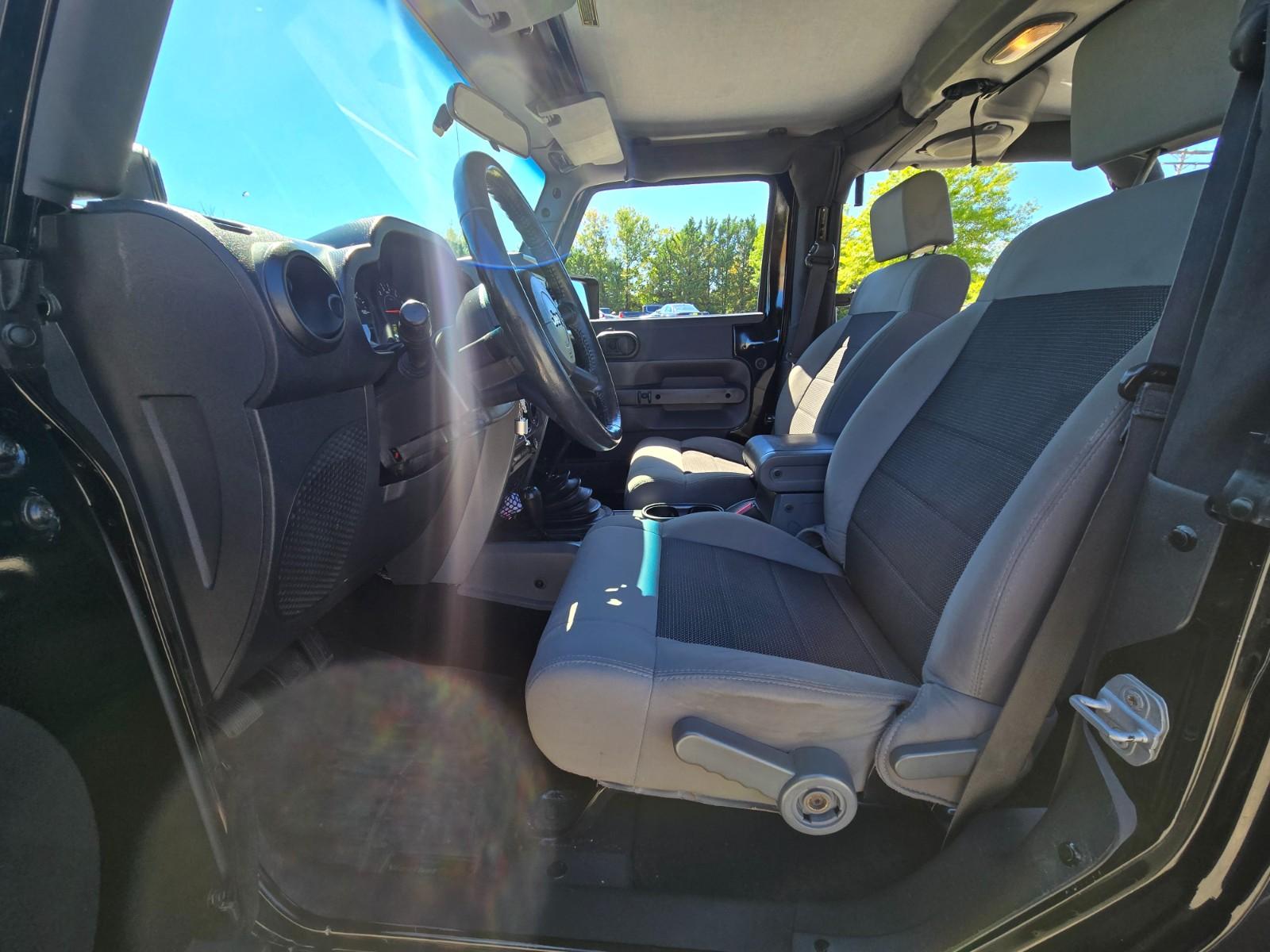 Vehicle Image 16