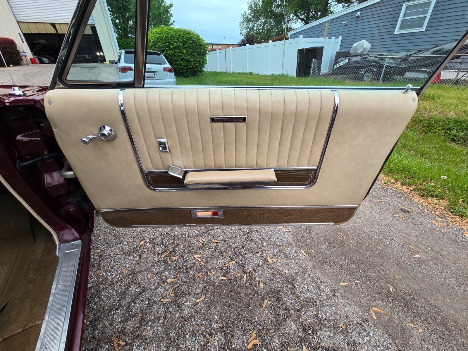 Vehicle Image 25