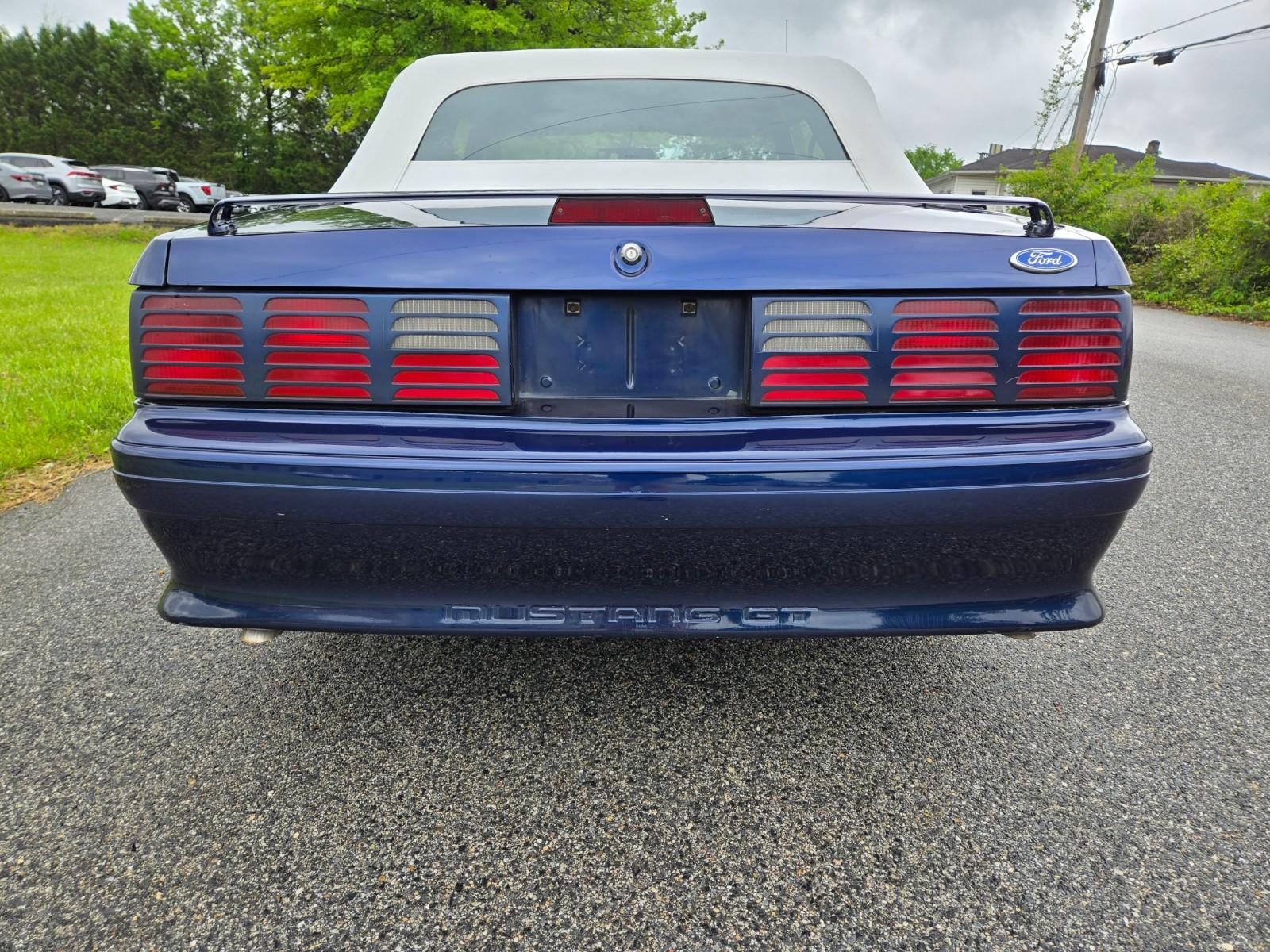 Vehicle Image 09
