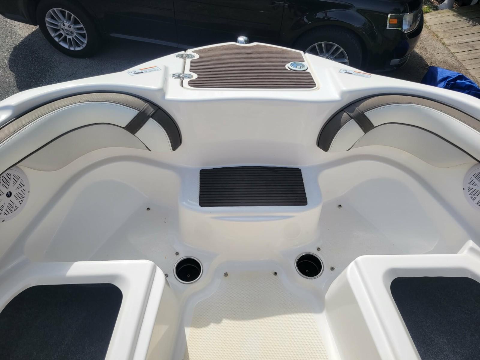 Vehicle Image 25