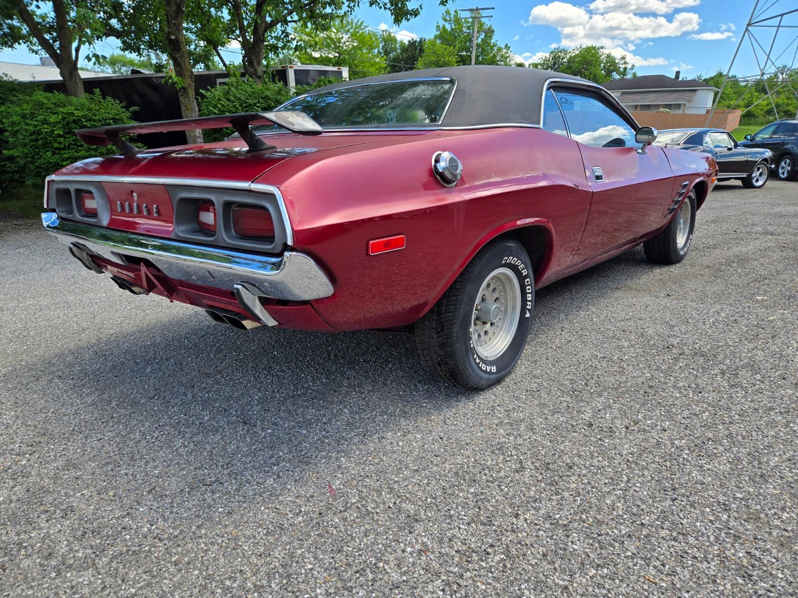 Vehicle Image 05