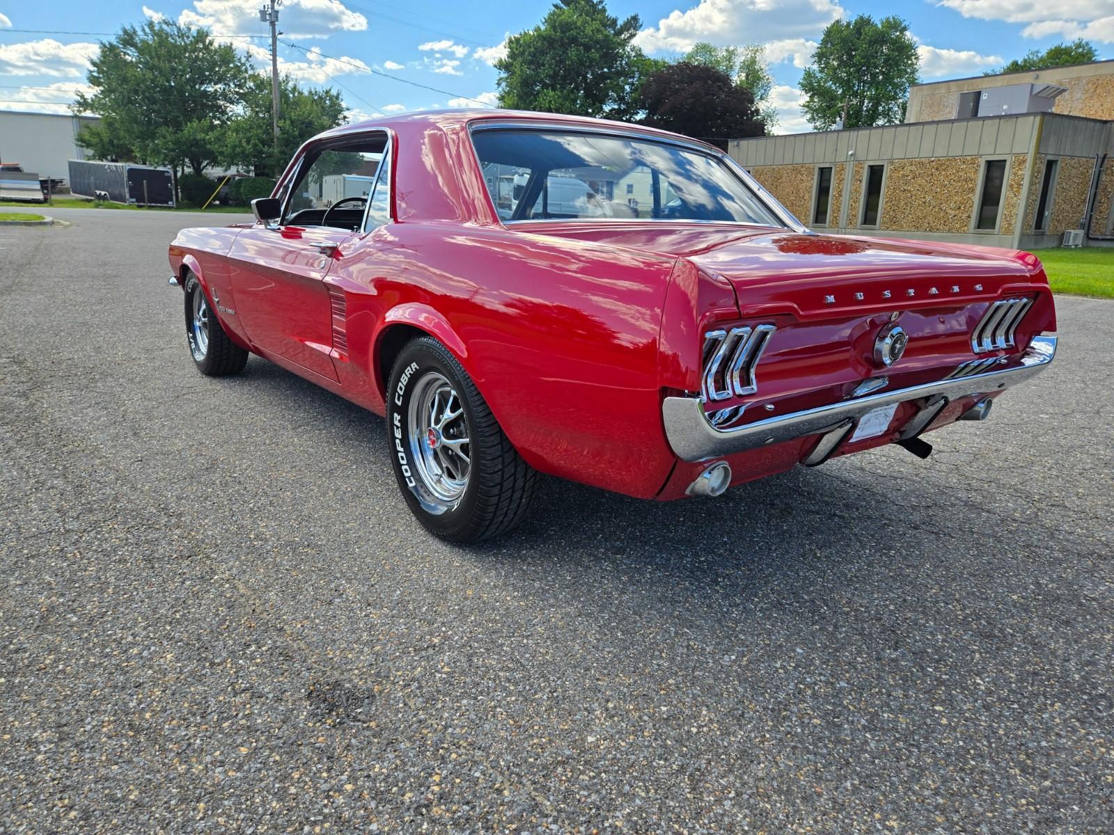 Vehicle Image 06