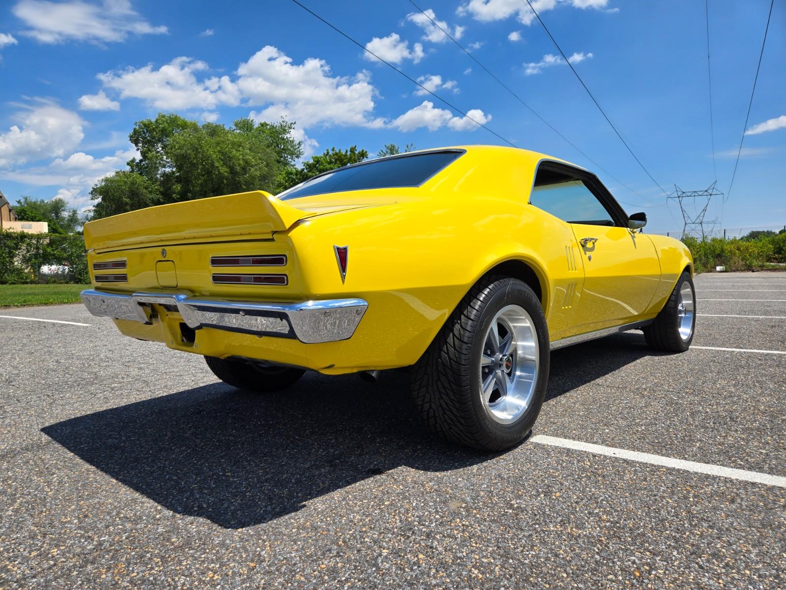 Vehicle Image 05