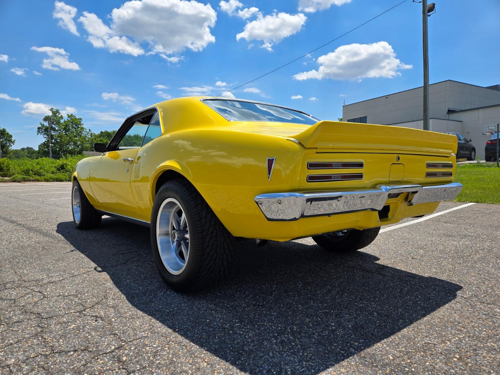 Vehicle Image 06