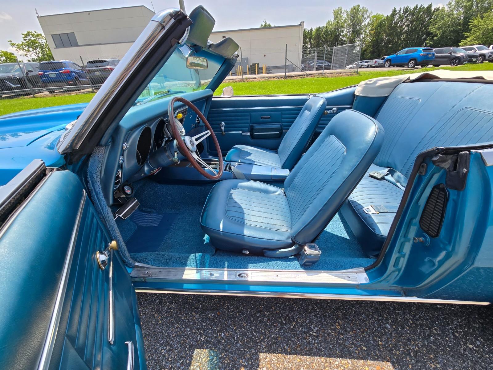 Vehicle Image 22