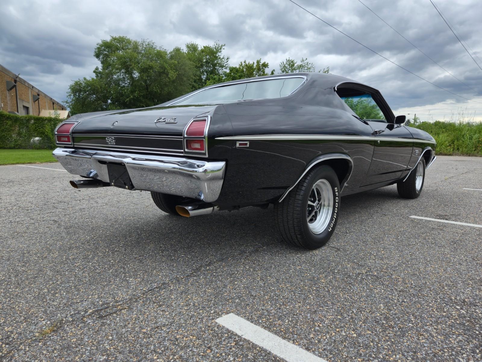 Vehicle Image 06