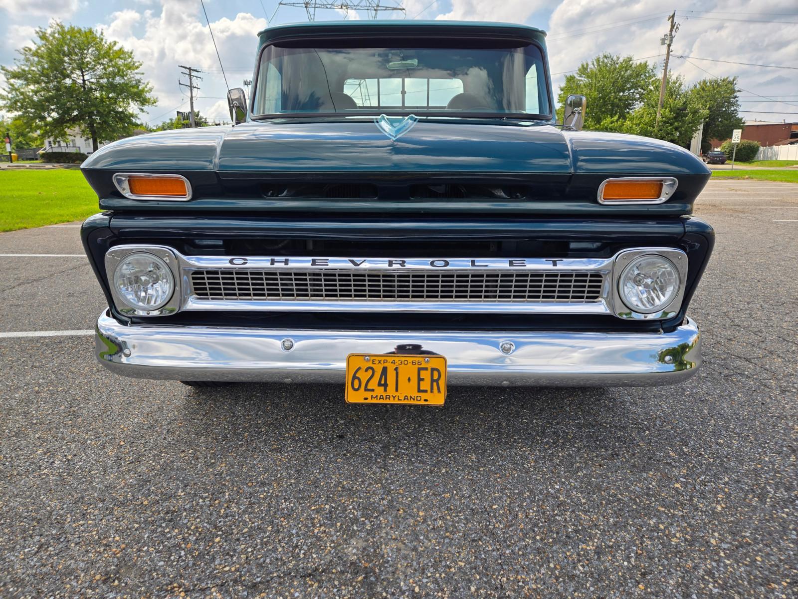 Vehicle Image 07