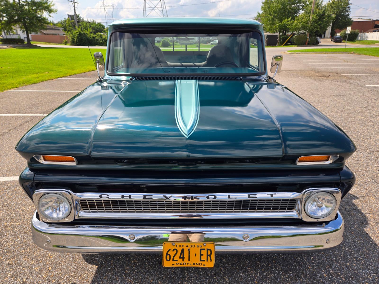 Vehicle Image 08