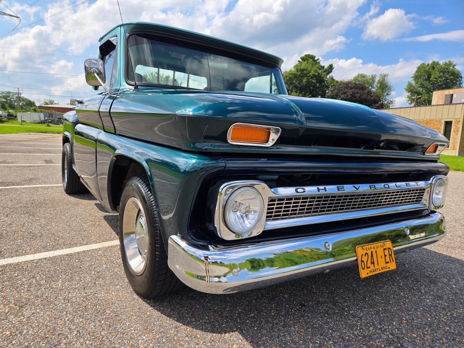 Vehicle Image 11