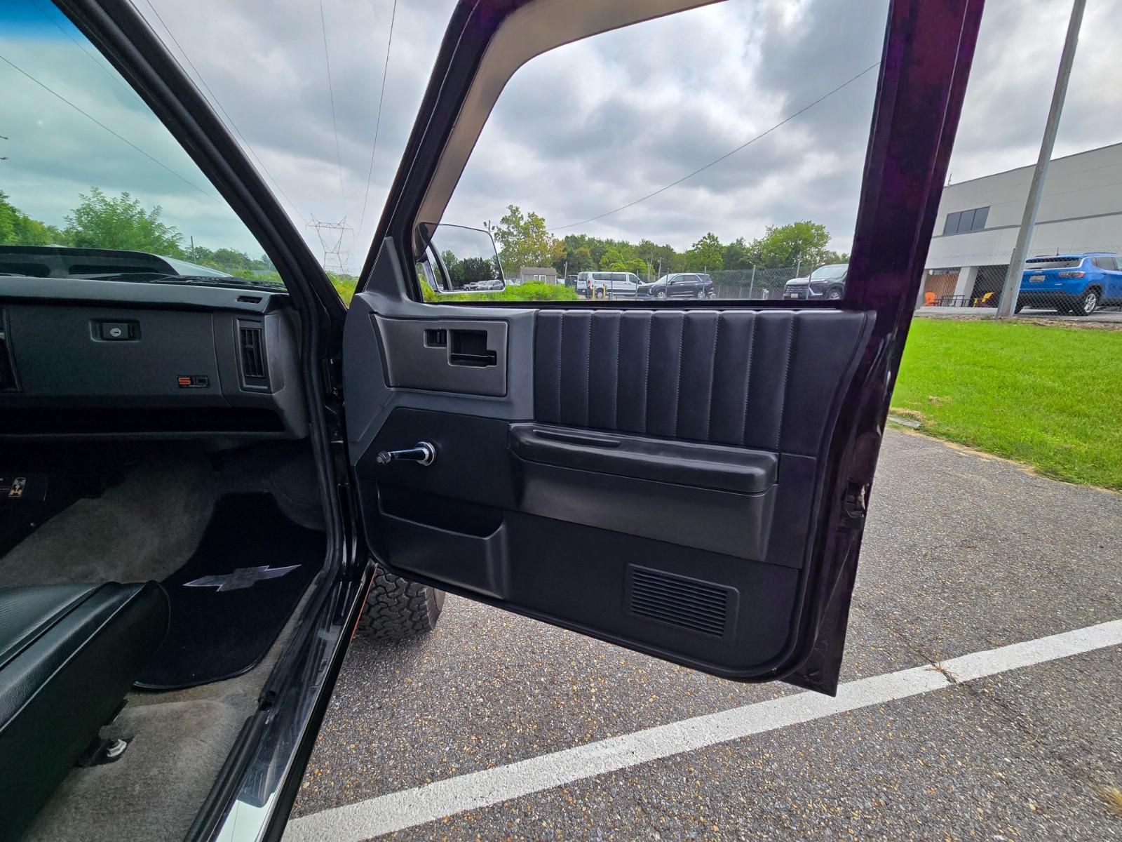 Vehicle Image 23