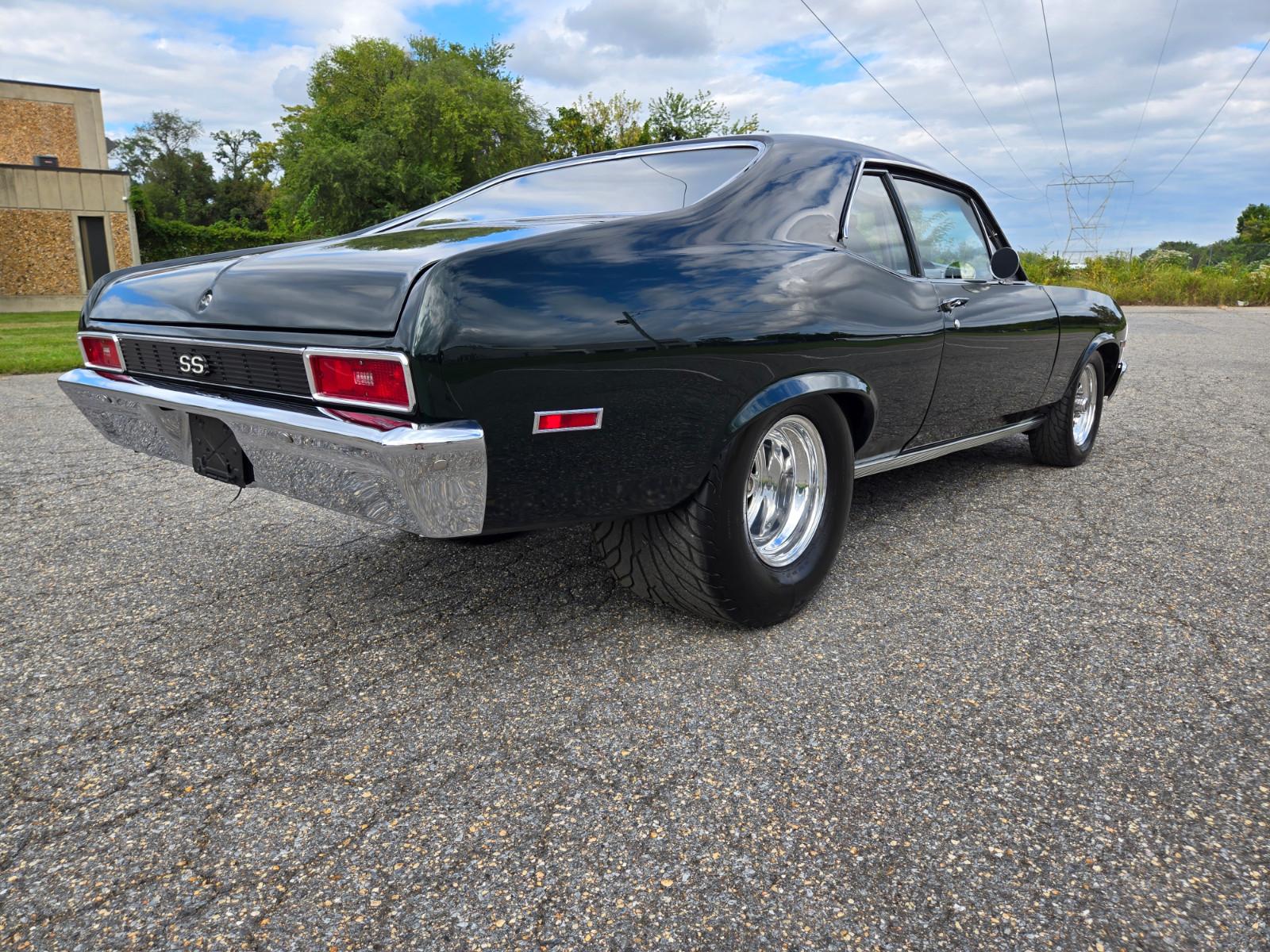 Vehicle Image 05