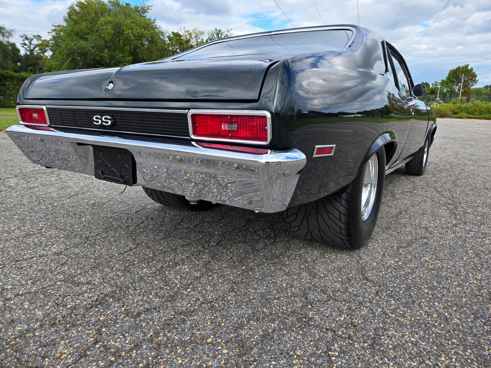 Vehicle Image 06