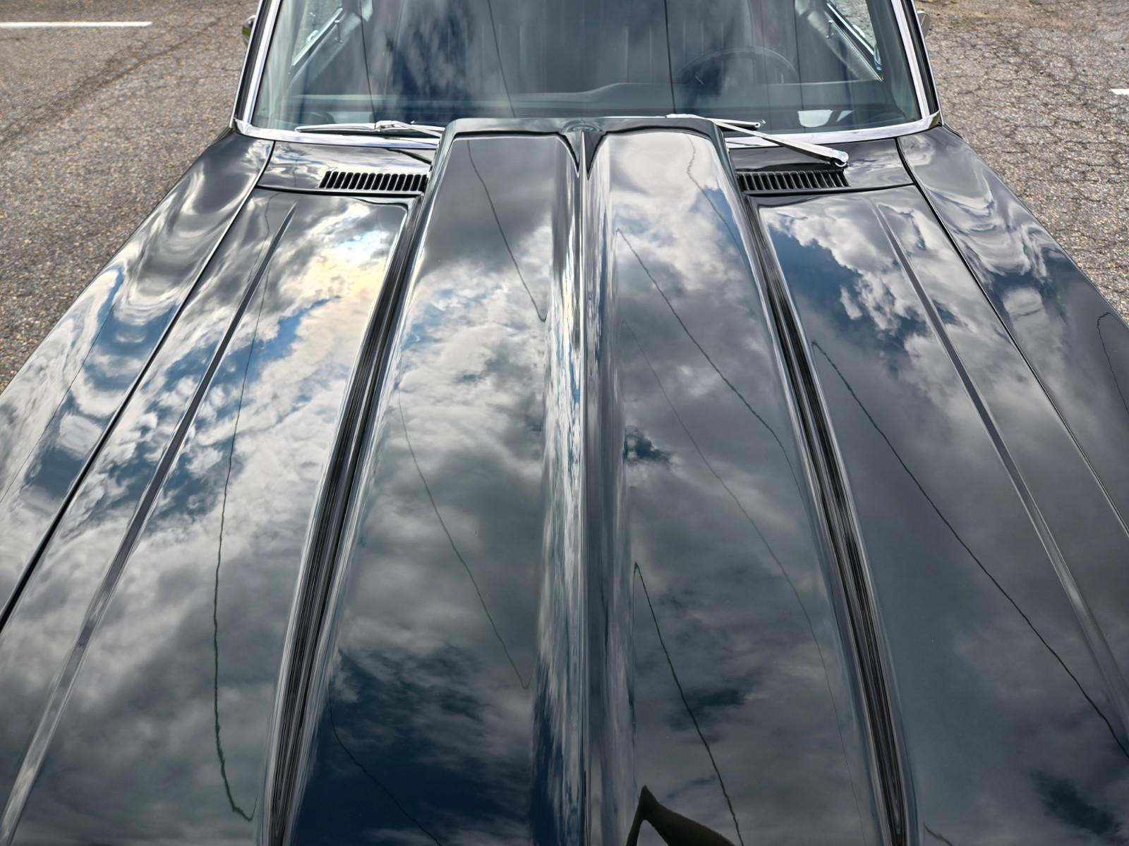 Vehicle Image 09