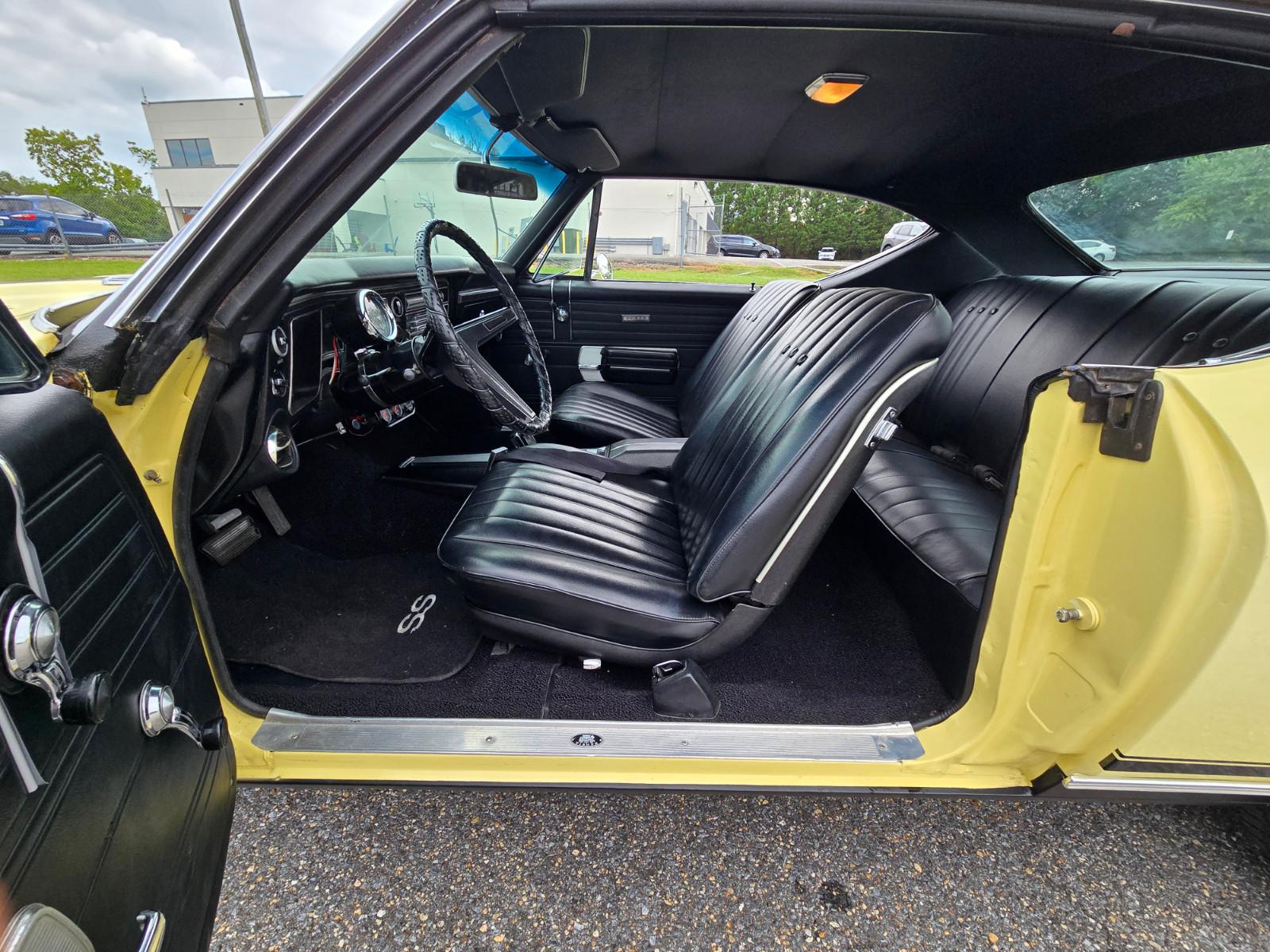 Vehicle Image 09