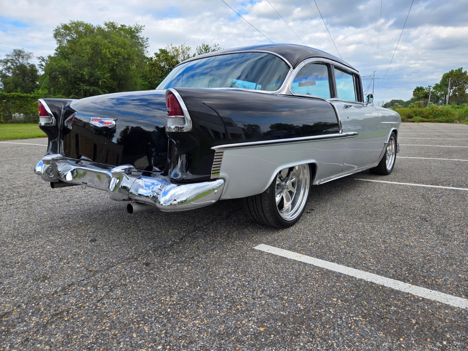 Vehicle Image 05
