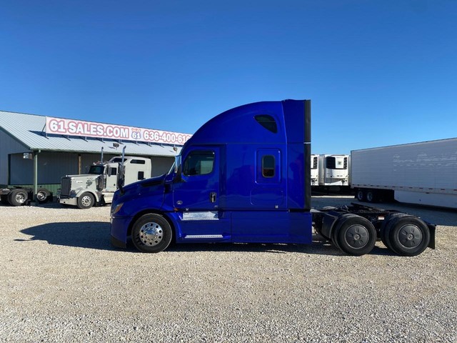 2020 Freightliner CASCADIA 126 SLEEPER at 61 Sales in Troy MO
