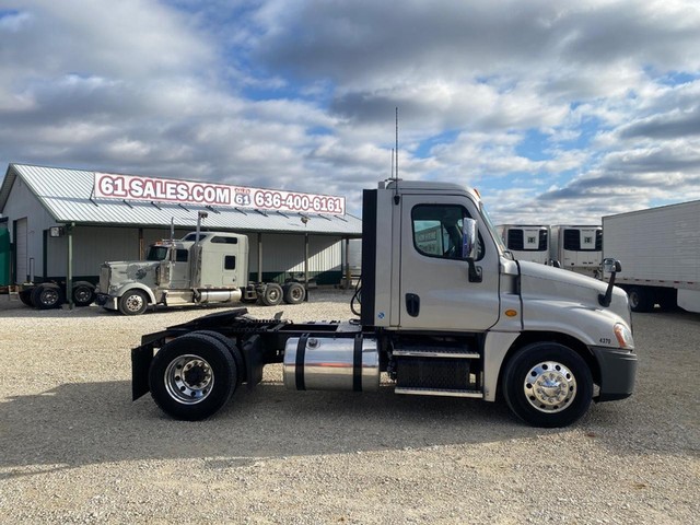 2014 Freightliner CASCADIA DAY CAB at 61 Sales in Troy MO