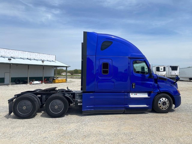 2021 Freightliner CASCADIA SLEEPER at 61 Sales in Troy MO