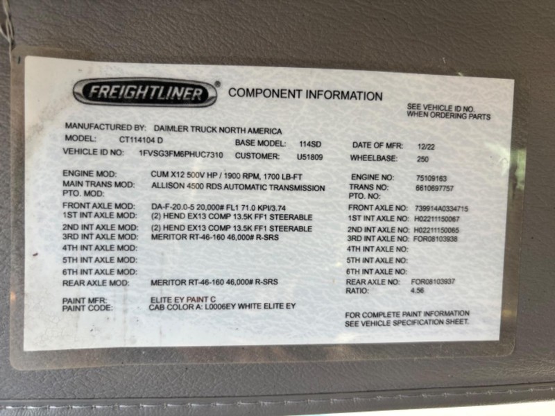 Freightliner 114SD Vehicle Full-screen Gallery Image 15
