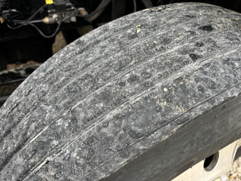 Freightliner CASCADIA Vehicle Full-screen Gallery Image 12