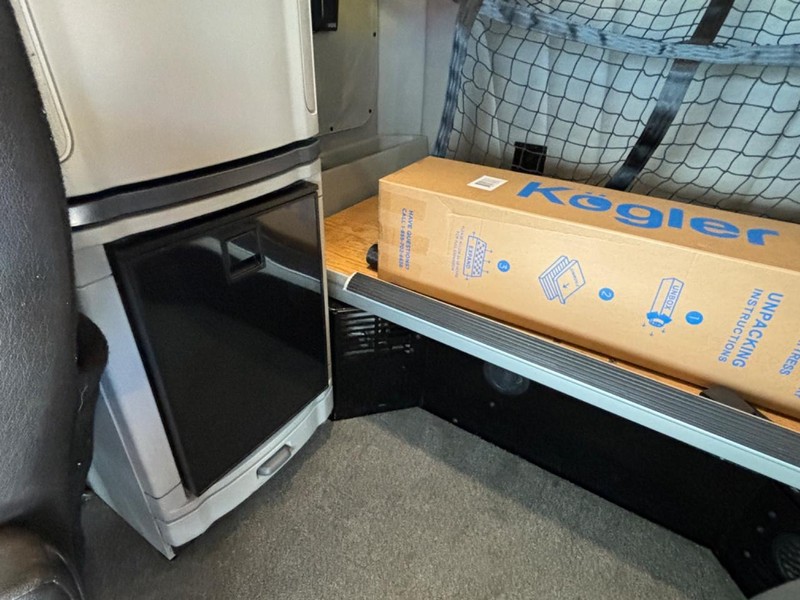 Peterbilt 579 Vehicle Full-screen Gallery Image 21