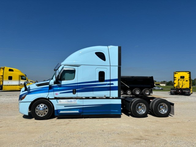 more details - freightliner cascadia