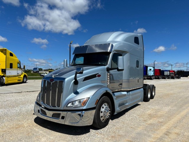 2022 Peterbilt 579 SLEEPER at 61 Sales in Troy MO