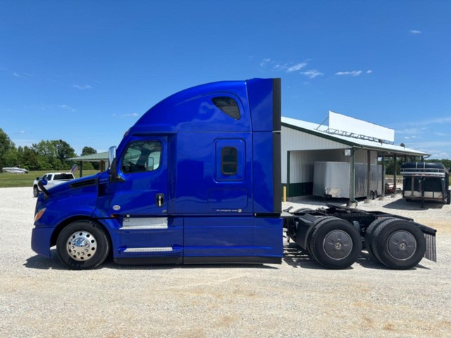 2021 Freightliner CASCADIA SLEEPER at 61 Sales in Troy MO