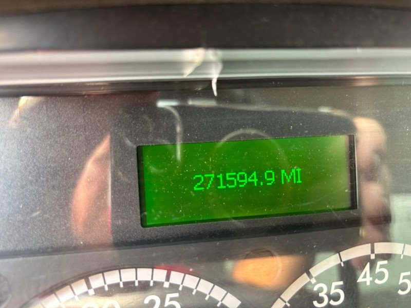 Freightliner M2 Vehicle Full-screen Gallery Image 20