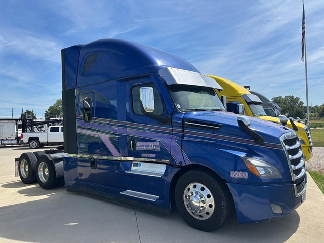 2023 Freightliner CASCADIA SLEEPER at 61 Sales in Troy MO