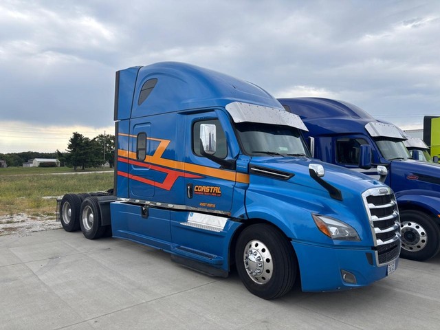 2023 Freightliner CASCADIA SLEEPER at 61 Sales in Troy MO