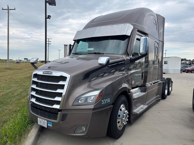 2023 Freightliner CASCADIA SLEEPER at 61 Sales in Troy MO