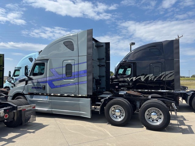 2023 Freightliner CASCADIA SLEEPER at 61 Sales in Troy MO