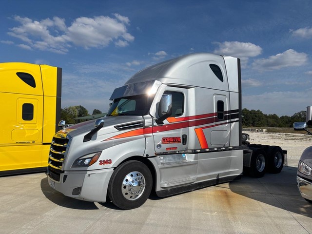 more details - freightliner cascadia