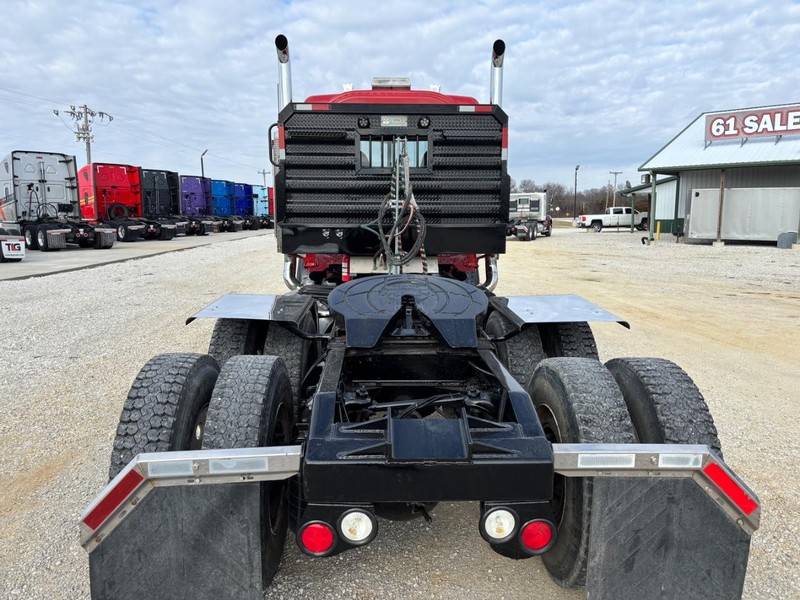 Peterbilt 378 Vehicle Full-screen Gallery Image 07