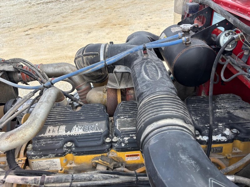 Peterbilt 378 Vehicle Full-screen Gallery Image 11