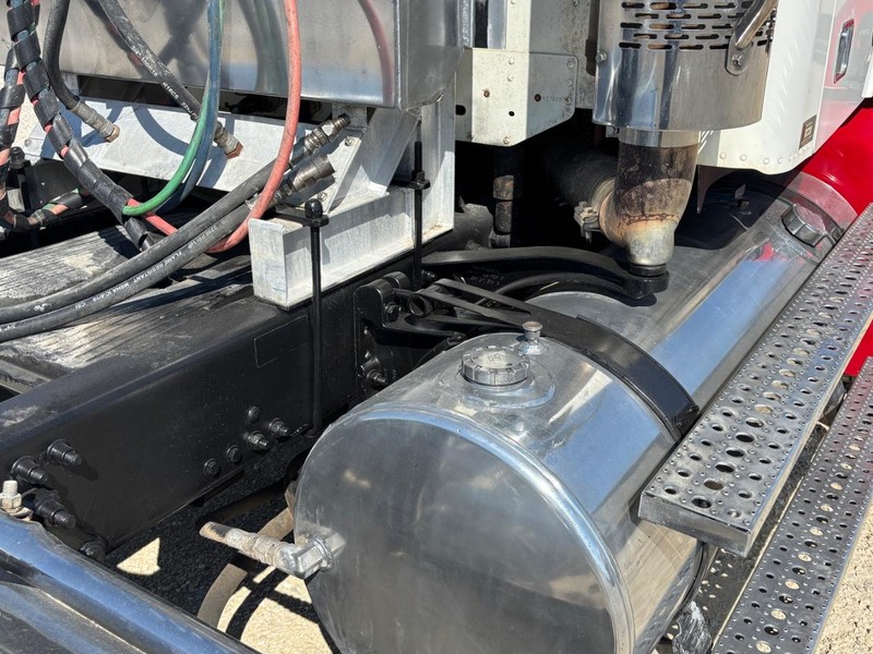 Freightliner COLUMBIA Vehicle Full-screen Gallery Image 08