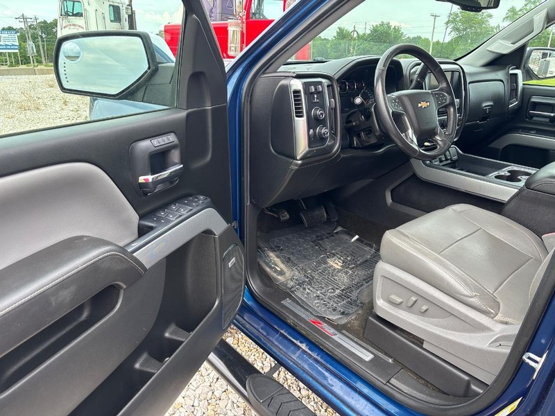 Chevrolet Silverado 1500 Vehicle Full-screen Gallery Image 04