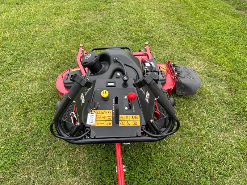 Exmark TTS60052 Vehicle Full-screen Gallery Image 09