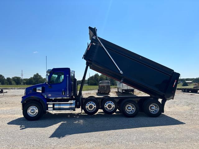 Western Star 47X Vehicle Full-screen Gallery Image 12