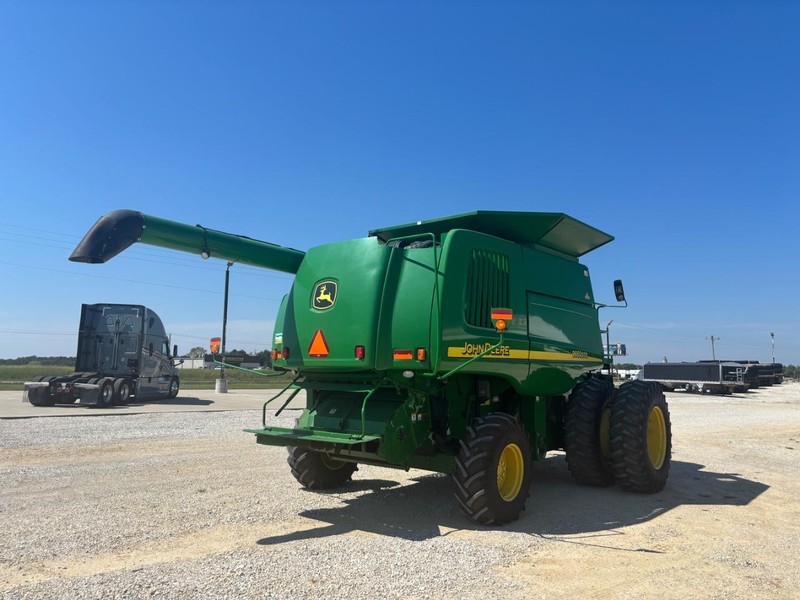 John Deere 9660STS Vehicle Full-screen Gallery Image 06