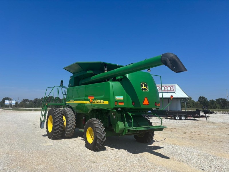 John Deere 9660STS Vehicle Full-screen Gallery Image 07